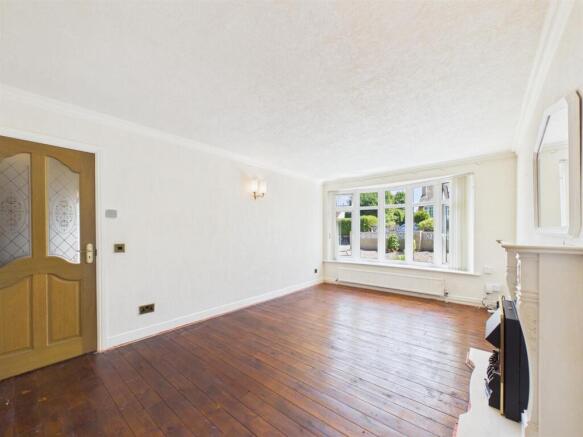 2 bed Semi-Detached Bungalow for sale Image 12