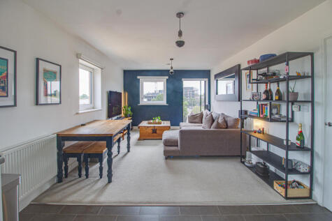 Bridge Road East, Welwyn Garden City, AL7