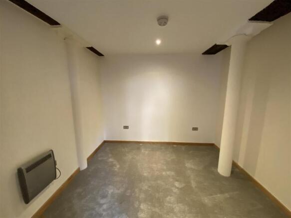 2 bed Apartment to rent Image 6