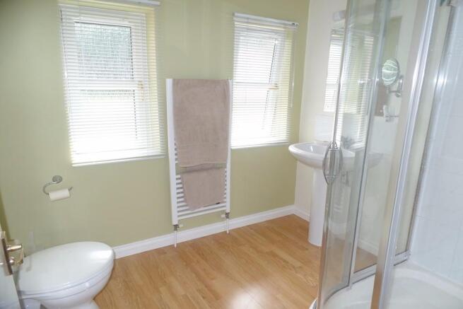 Main Bed En-Suite