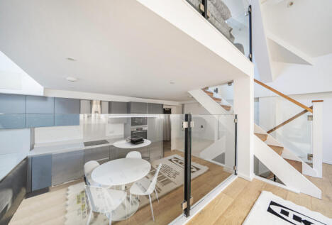 London Road North, Merstham, Redhill, Surrey, RH1