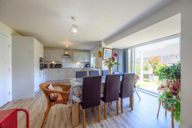 4 bed Detached for sale Image 4