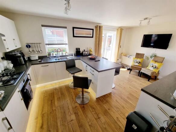 Kitchen & Dining.jpg