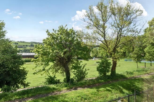 3 bed Terraced for sale Image 4