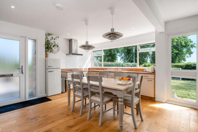 Kitchen/Dining Area