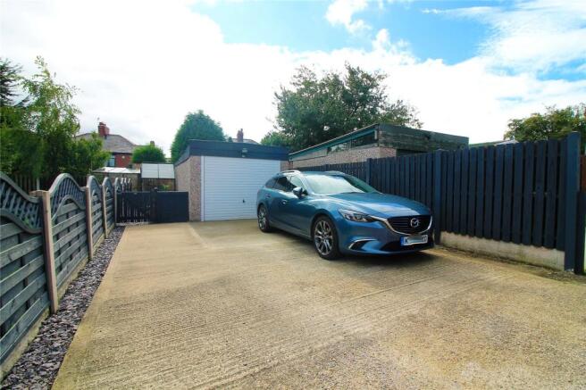 Garage & Parking