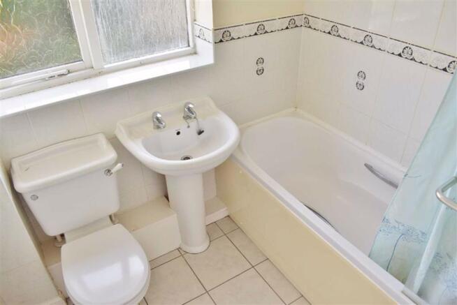 FAMILY BATHROOM