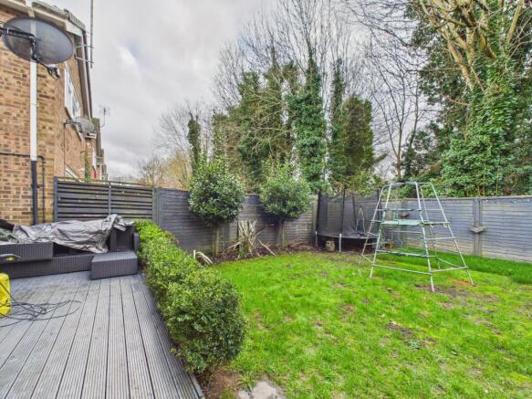 CAM02136G0-PR0542-STILL021