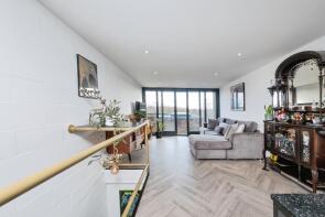 7, Old Groveway, Simpson, Milton Keynes MK6 3BP