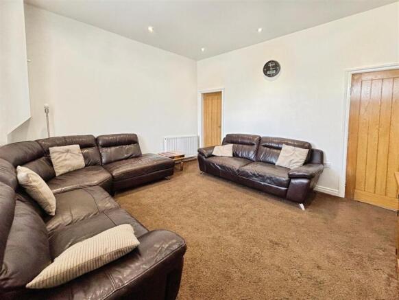 4 bed Terraced for sale Image 6