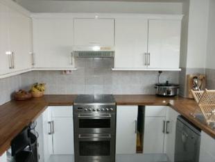 Kitchen: