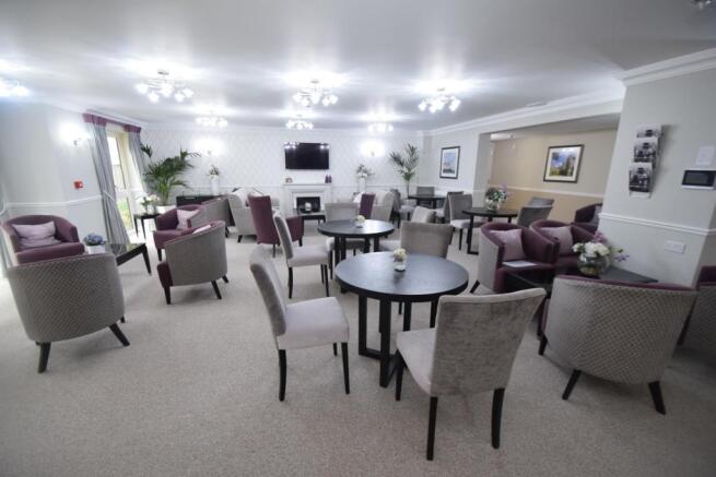 51 Allingham Lodge com lounge 2.JPG