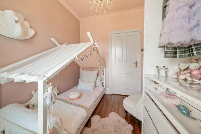 4 bed Terraced for sale Image 12