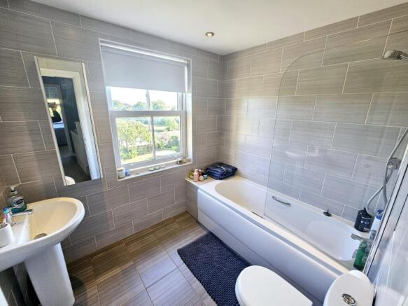4 bed Terraced for sale Image 10