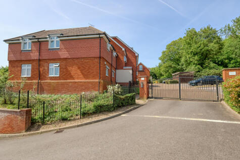 Folleys Place, Loudwater, High Wycombe, HP10