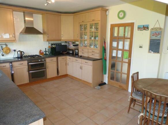 BREAKFAST KITCHEN