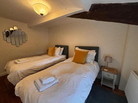 3 bed Terraced for sale Image 8