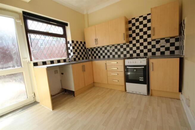 3 bed End of Terrace to rent Image 4