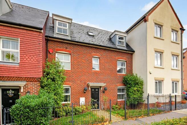 4-bed terraced on Osprey Avenue, Bracknell, RG12, £500,000