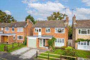2, Bakers Close, Lingfield RH7 6HF