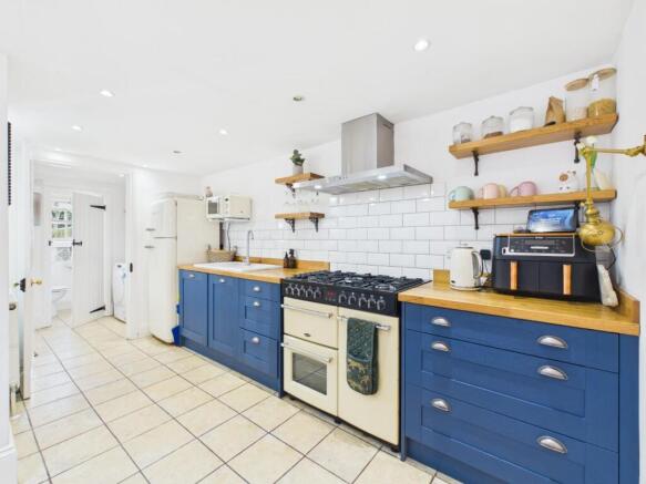 3 bed House for sale Image 10