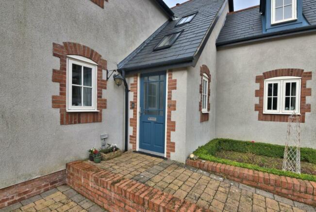 THE ACCOMMODATION COMPRISES