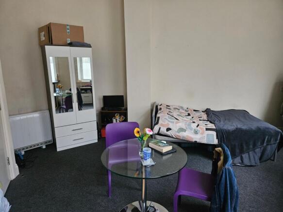 1 bed Apartment to rent Image 8