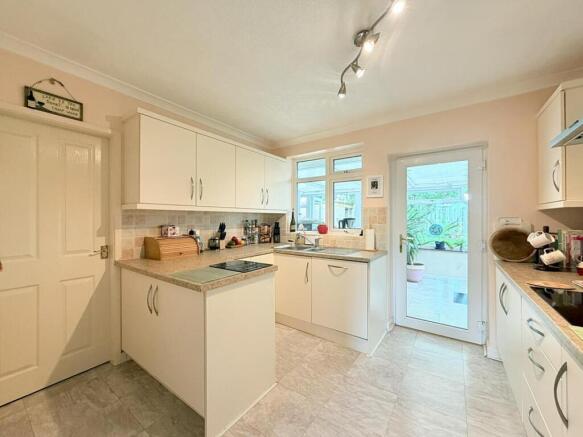 3 bed Detached Bungalow for sale Image 6