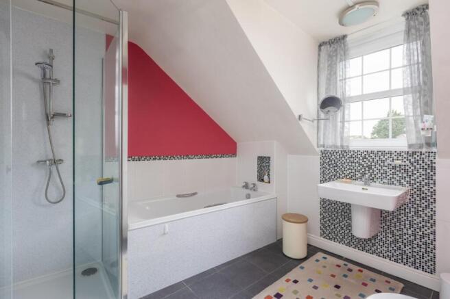 3 bed Semi-Detached for sale Image 9