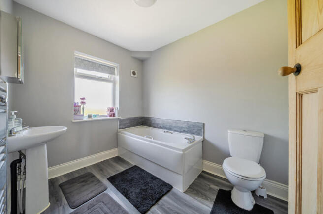 2 bed Semi-Detached for sale Image 9