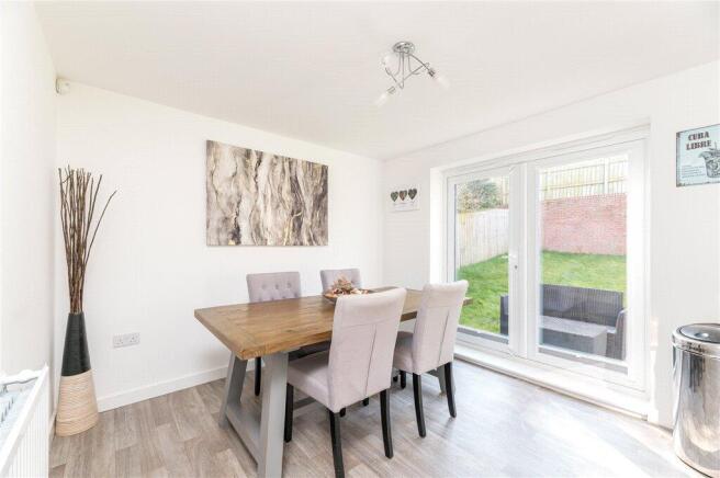 5 bed Detached for sale Image 7