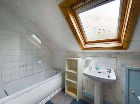 HOUSE BATHROOM