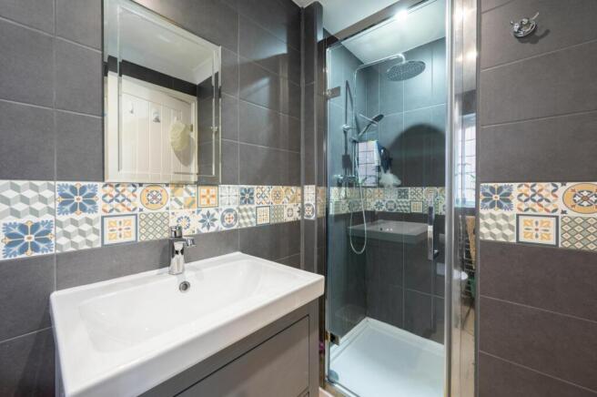 En-suite to Master