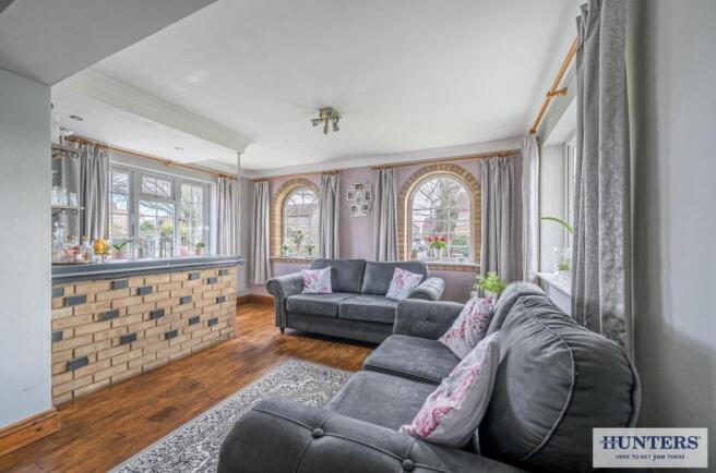 4 bed Detached for sale Image 4