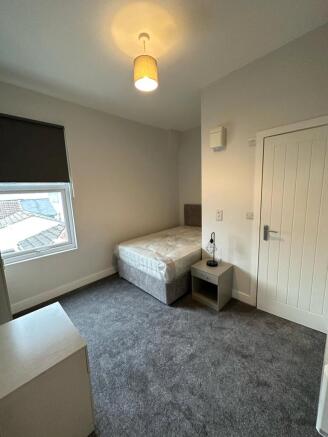 4 bed Not Specified to rent Image 4
