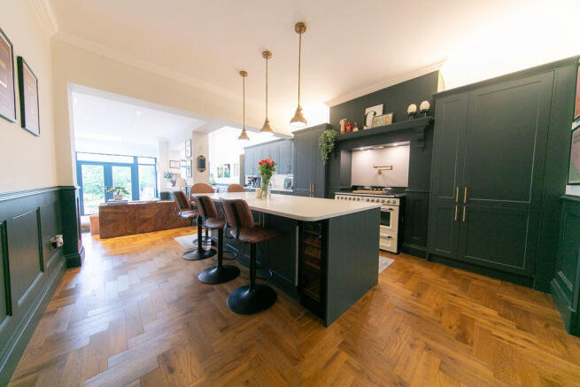 Kitchen, dining & living space