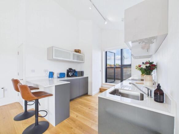 3 bed Penthouse for sale Image 8