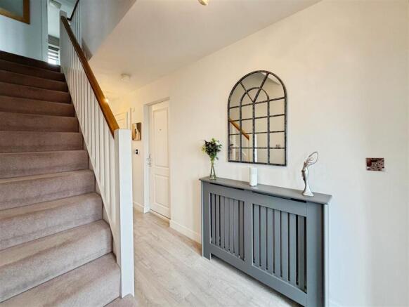 4 bed Detached for sale Image 12