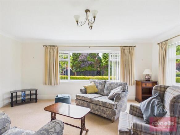 2 bed Ground Flat for sale Image 4