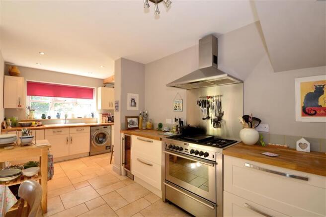 Kitchen / Dining Area