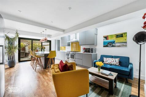 Elthorne Avenue, London