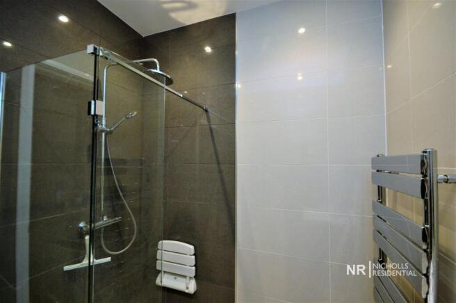 Shower Room Extra Photo