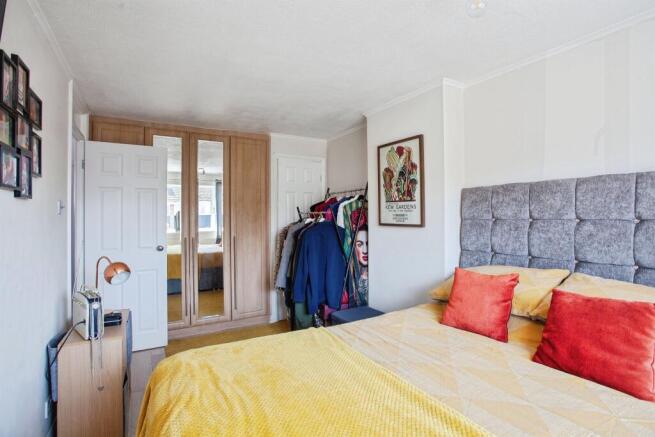 3 bed Semi-Detached for sale Image 8