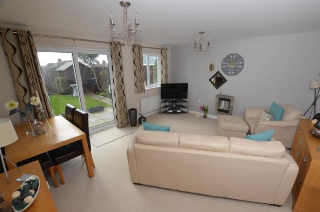OPEN PLAN LIVING ROO