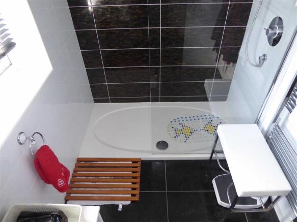 Shower Room: