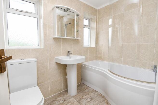 3 bed Terraced for sale Image 11