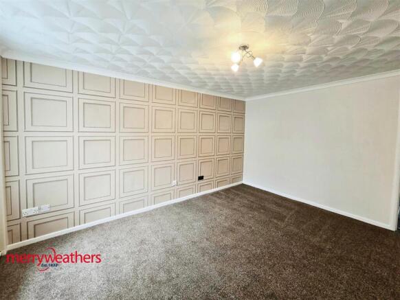 3 bed Terraced to rent Image 8