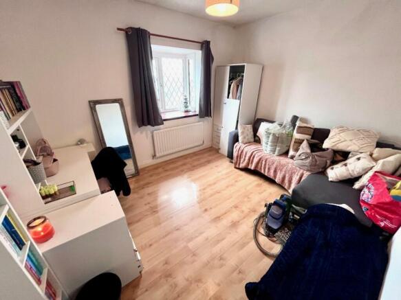 BEDROOM 2.jpg