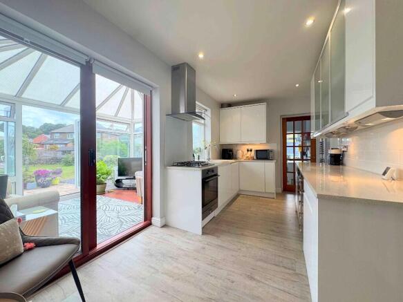 3 bed Bungalow for sale Image 11