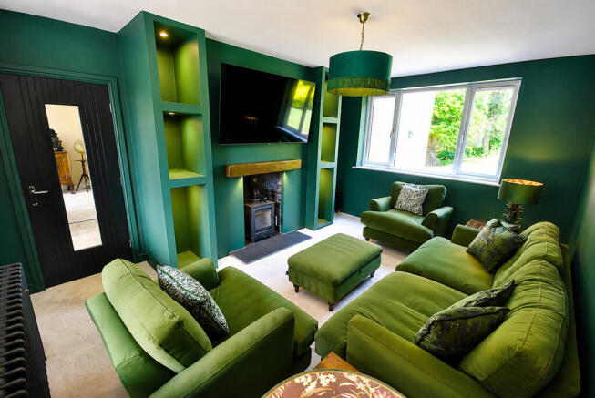 4 bed Detached for sale Image 5